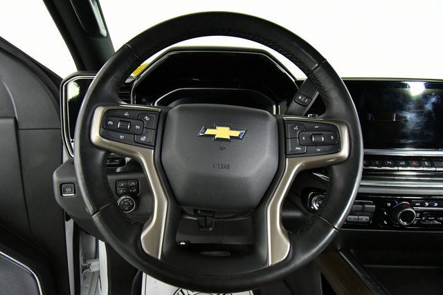 2024 Chevrolet Silverado 3500HD High Country photo 2