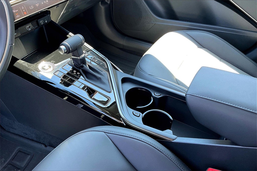 2025 Kia Niro EX photo 8