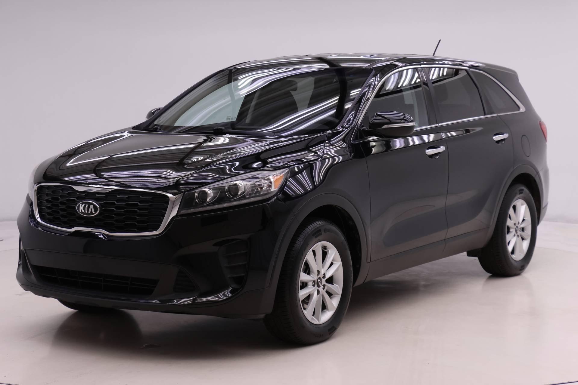 2019 Kia Sorento LX's photo
