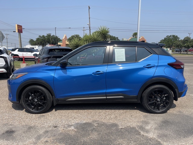 2023 Nissan Kicks SR photo 3