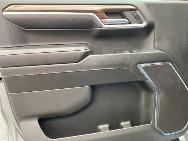 2023 Chevrolet Silverado 1500 RST photo 13