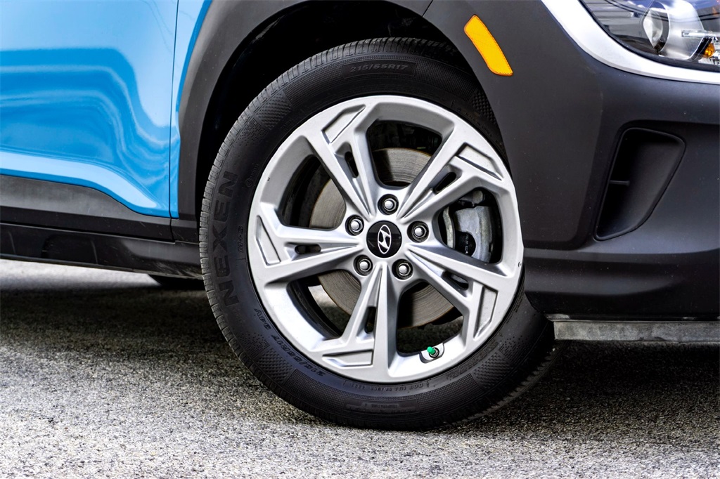 2023 Hyundai Kona SEL photo 2
