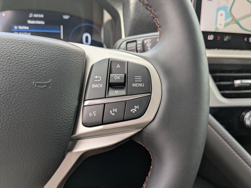 2025 Ford Explorer photo 30