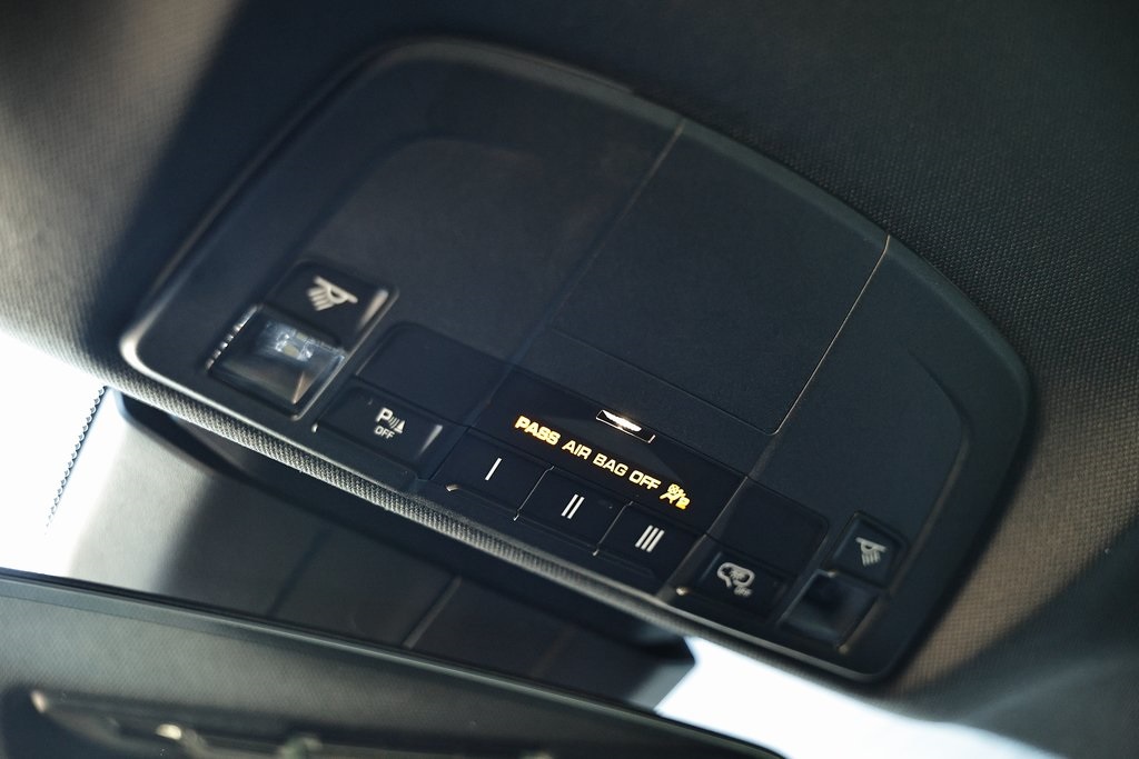 2025 Porsche Cayman photo 43
