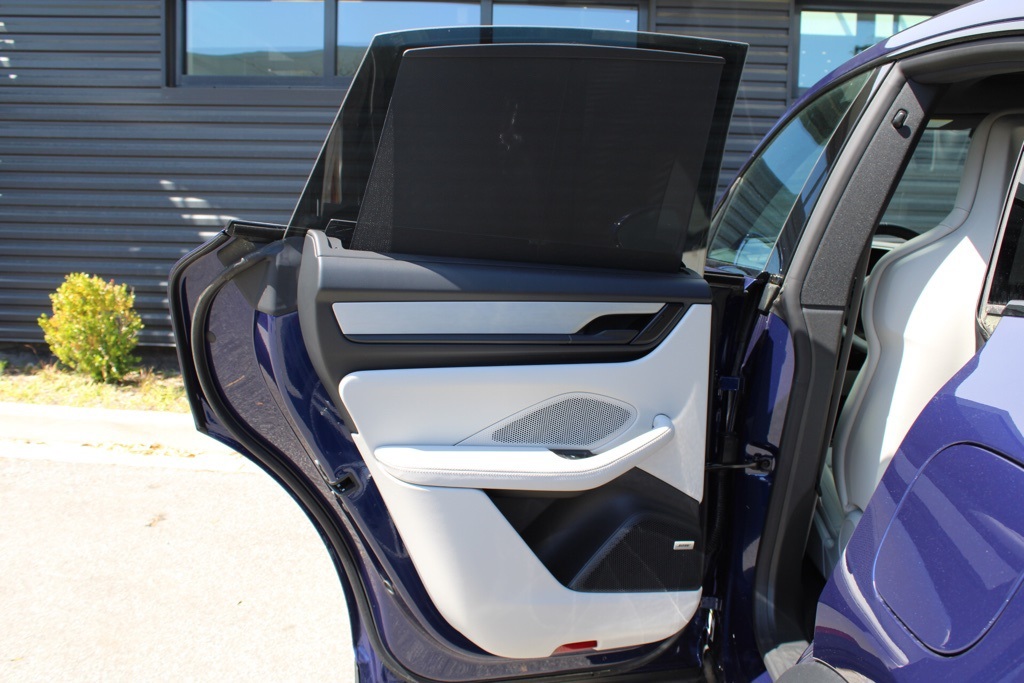 2025 Porsche Macan Electric photo 37