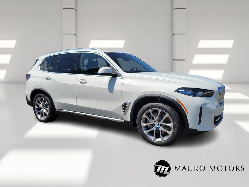 2026 BMW X5 50e's photo