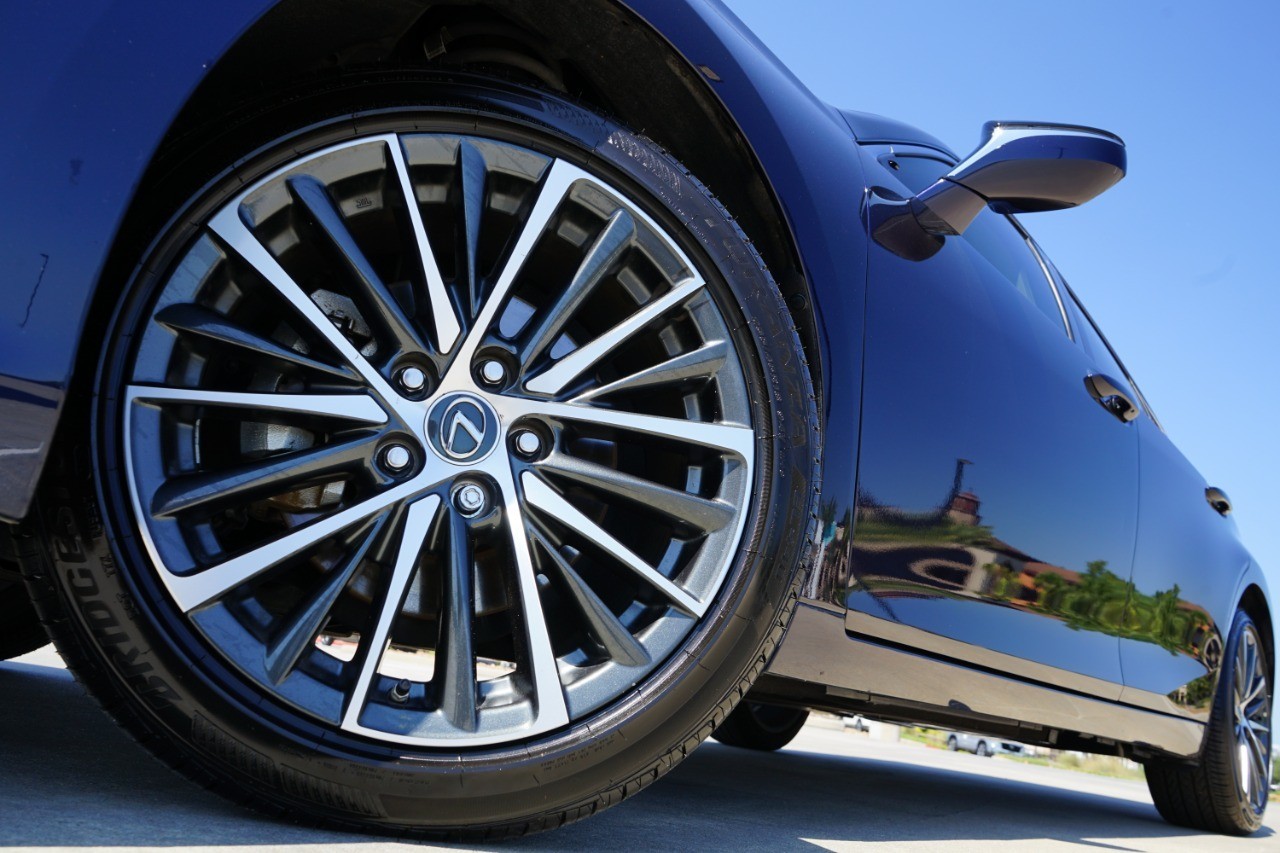 2025 Lexus ES 350 photo 12