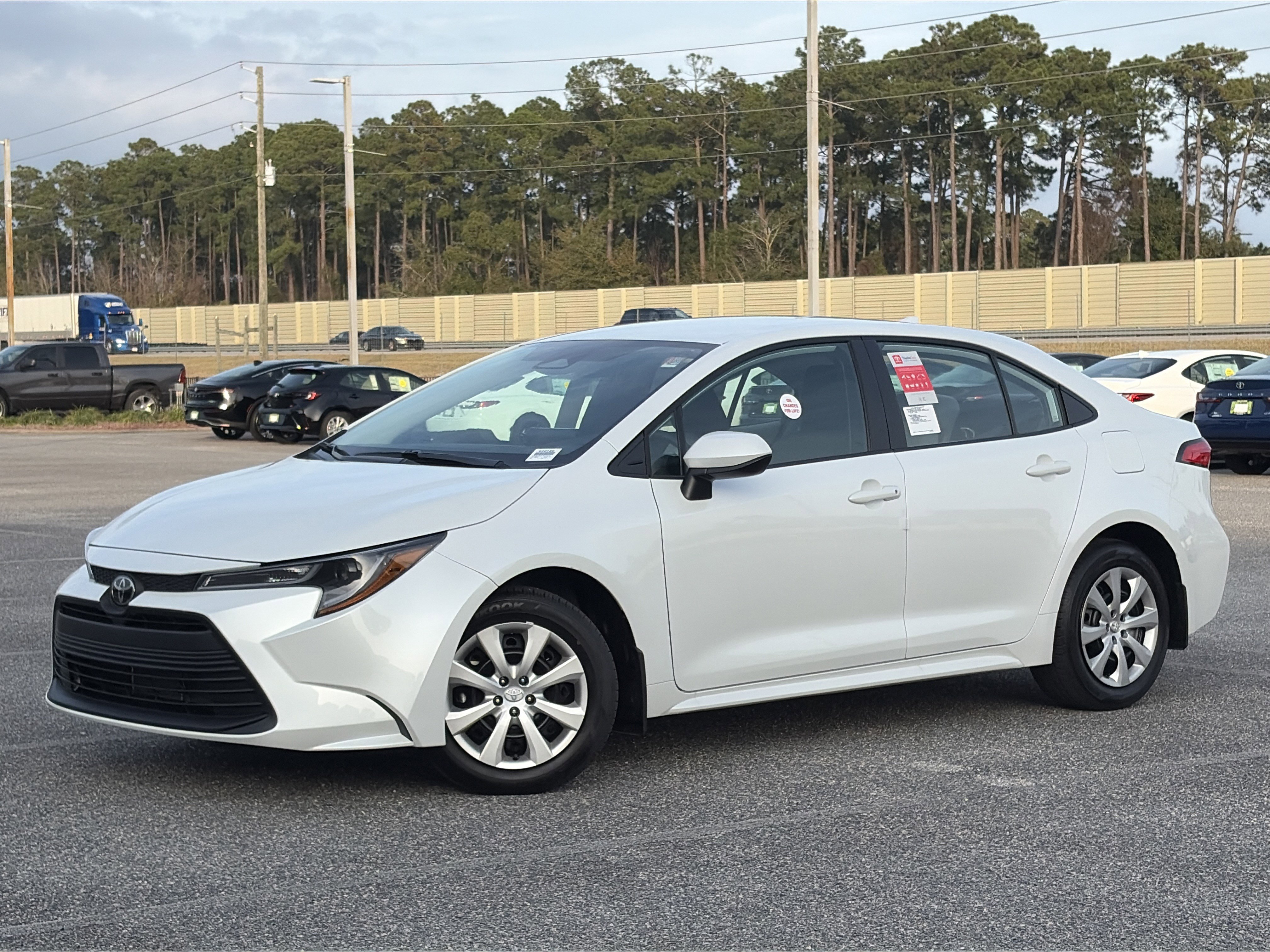 2026 Toyota Corolla LE's photo