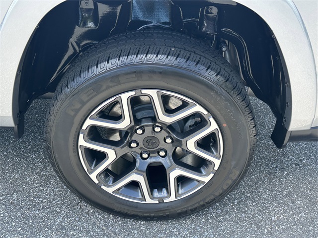 2025 Ram 1500 Laramie photo 19