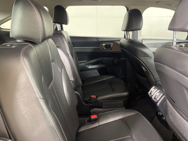 2023 Kia Sorento EX photo 12