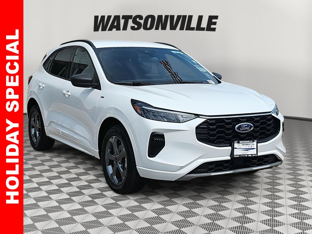 2023 Ford Escape ST-Line's photo