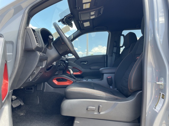 2024 Nissan Frontier PRO-4X photo 13