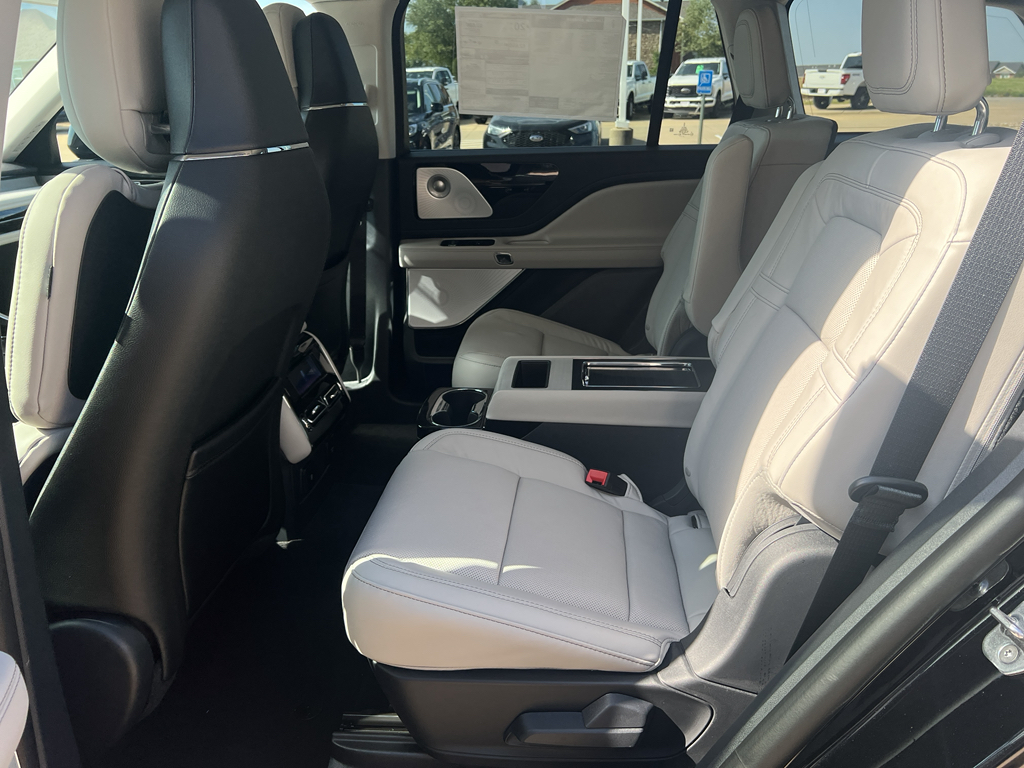2025 Lincoln Aviator Reserve photo 33
