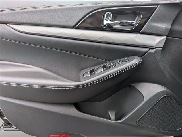 2017 Nissan Maxima SL photo 23