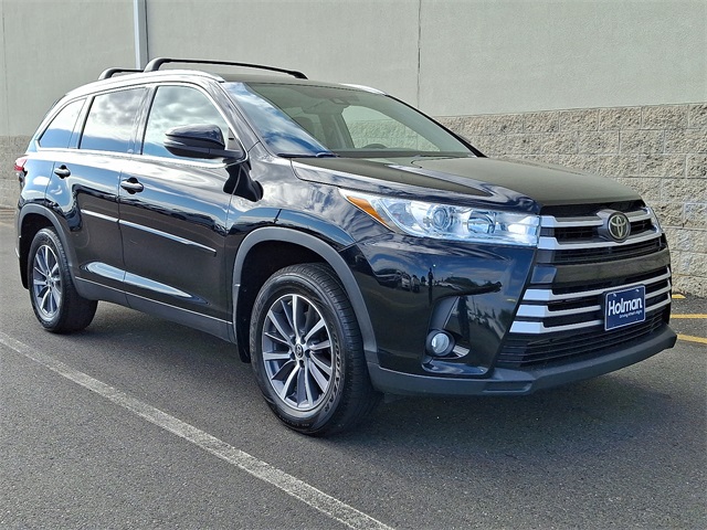 2019 Toyota Highlander XLE photo 2