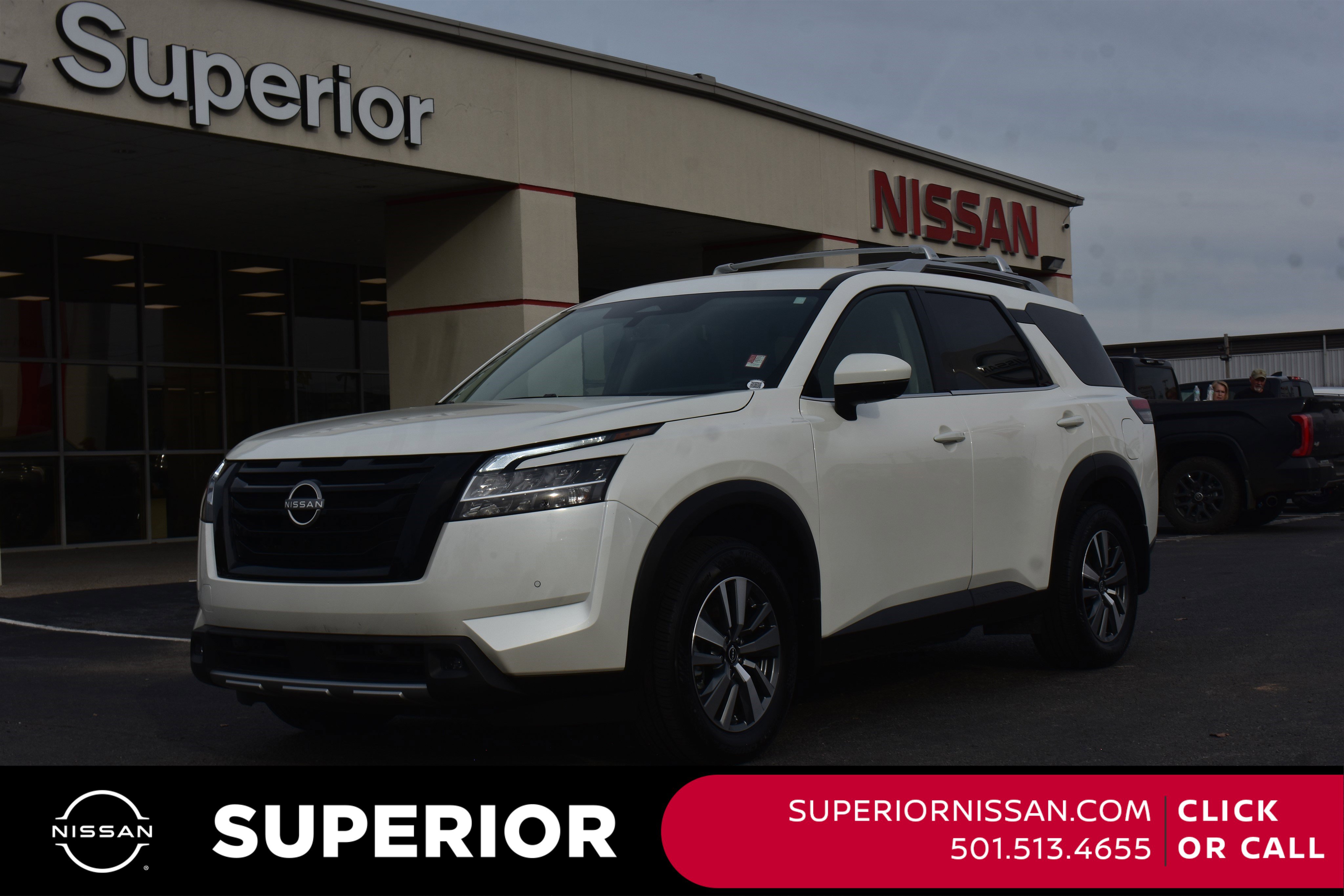 2024 Nissan Pathfinder SL's photo