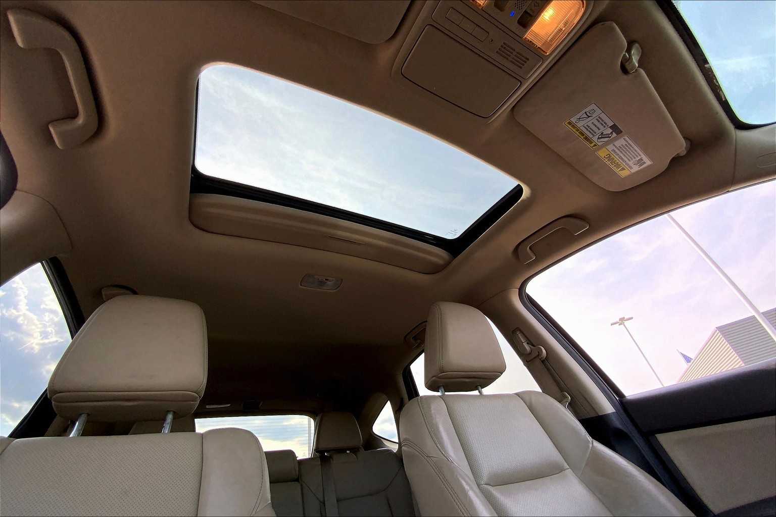 2016 Honda CR-V Touring photo 12