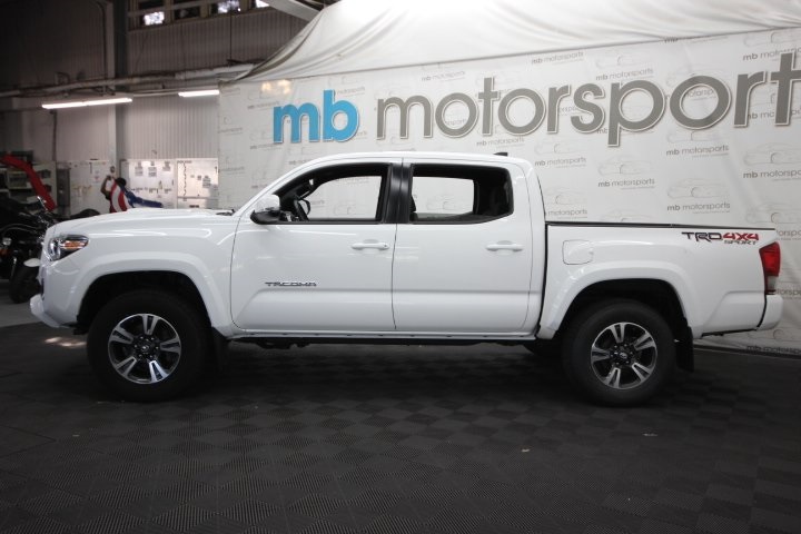 2017 Toyota Tacoma SR5 Sport TRD Pro photo 2