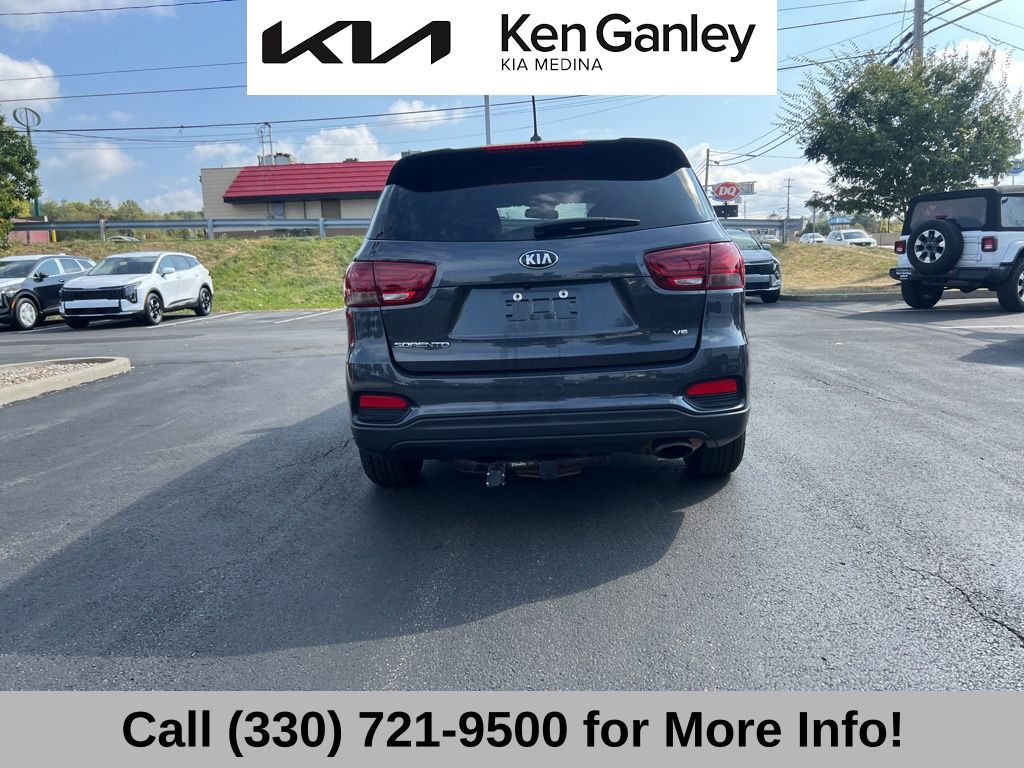 2019 Kia Sorento LX photo 2