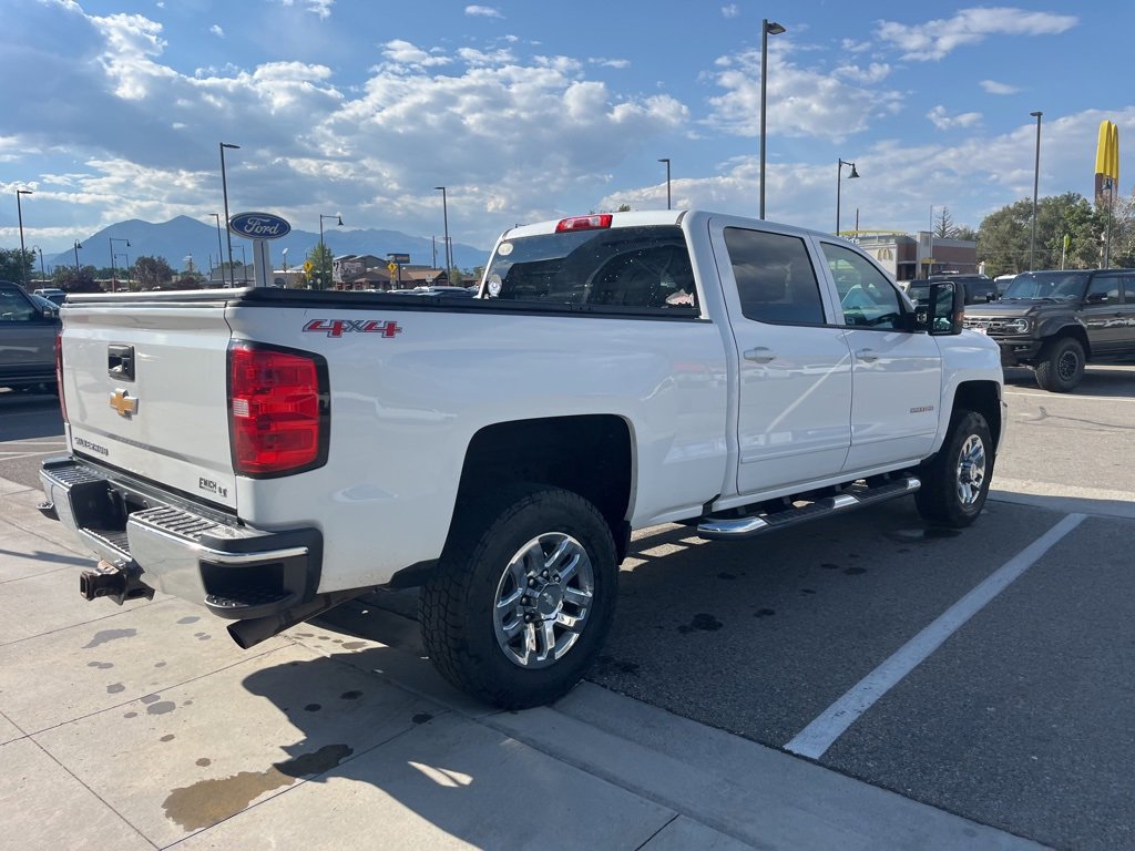 2016 Chevrolet Silverado 2500HD LT photo 3
