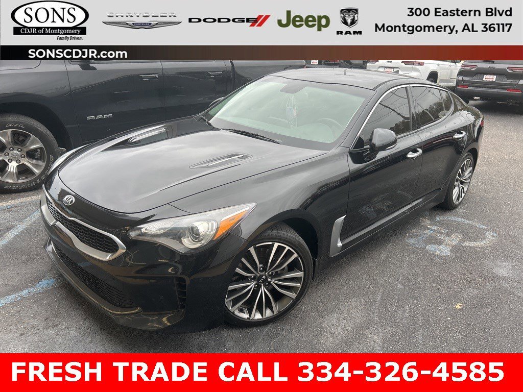 2019 Kia Stinger Base's photo