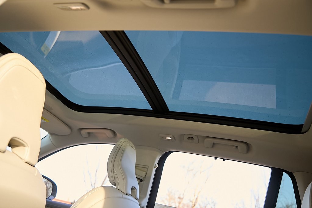 2026 VOLVO XC90 - Image 23