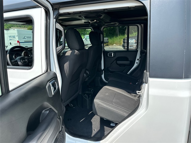 2021 Jeep Gladiator Willys photo 11