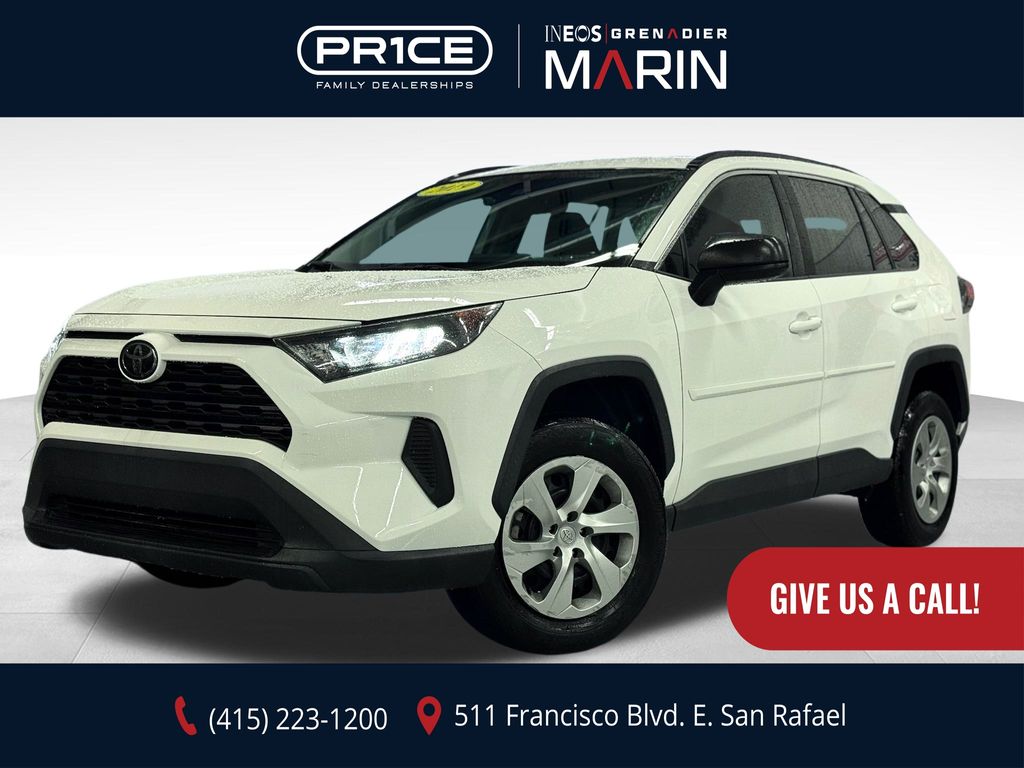 2019 Toyota RAV4 LE's photo