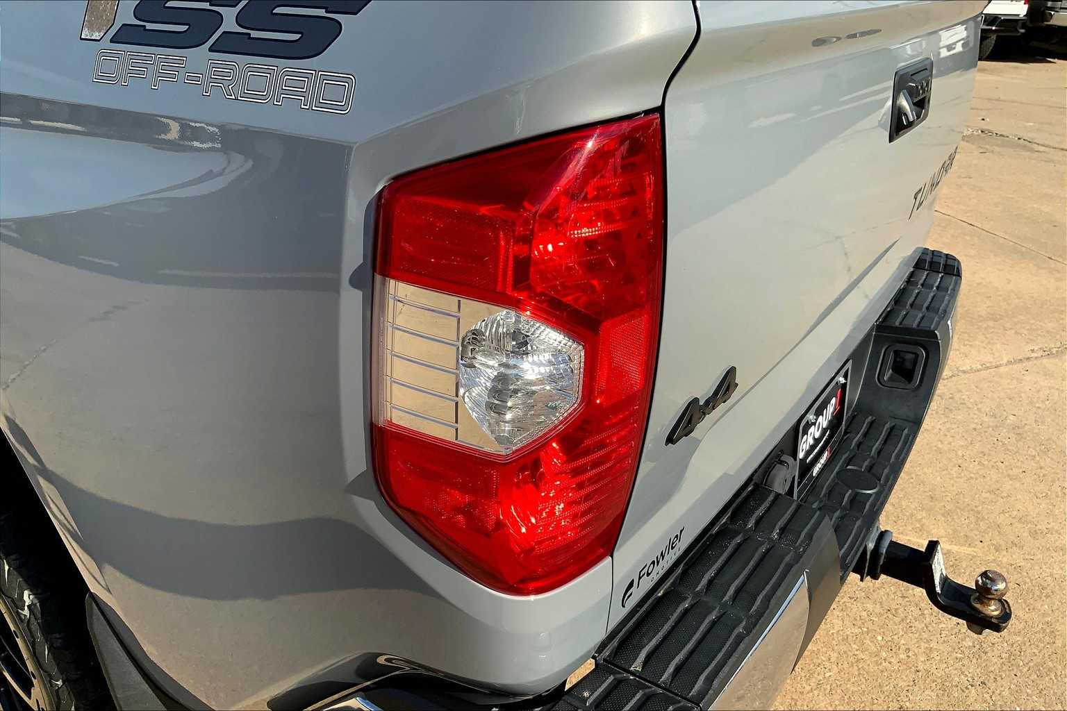 2018 Toyota Tundra SR5 photo 26