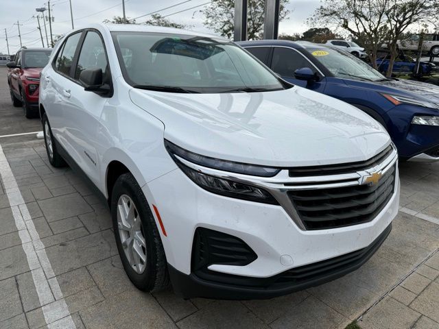 2022 Chevrolet Equinox LS photo 3