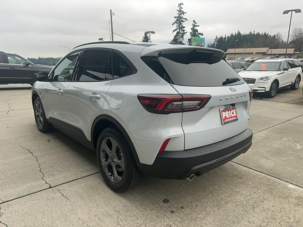 2025 Ford Escape ST-Line photo 3