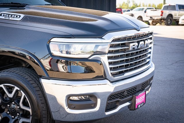 2025 Ram 1500 Laramie photo 4