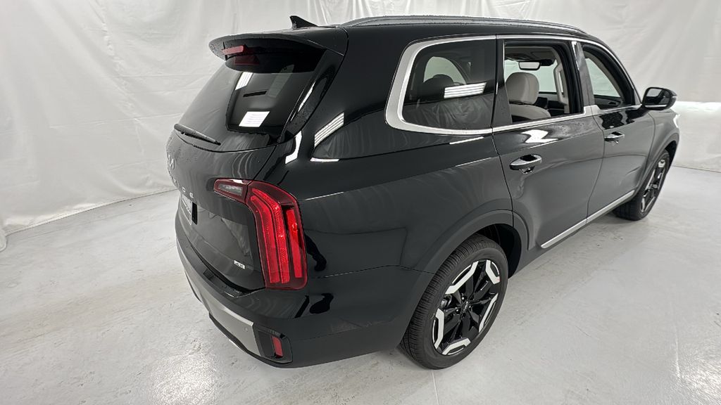 2025 Kia Telluride S photo 3