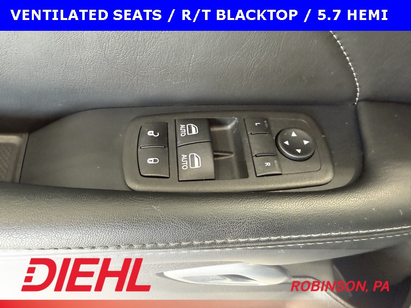 2023 Dodge Challenger R/T Plus photo 17