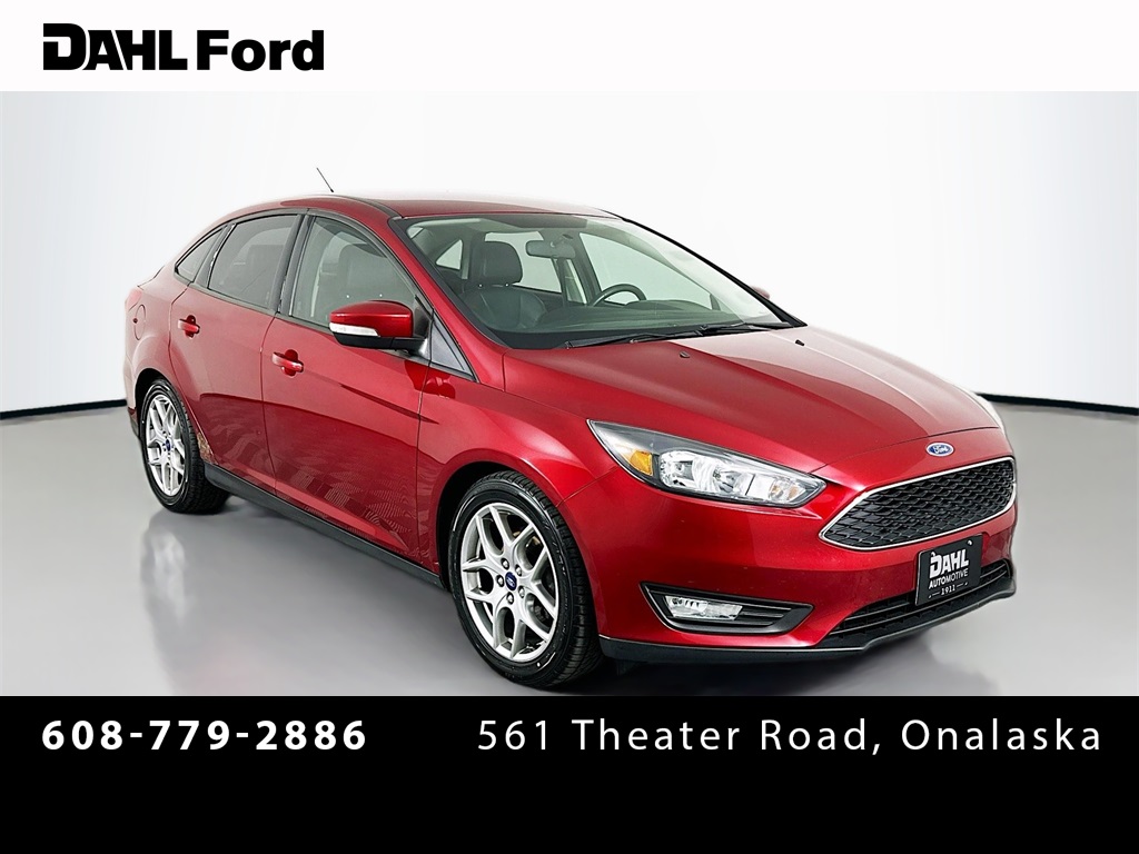 2015 Ford Focus SE's photo
