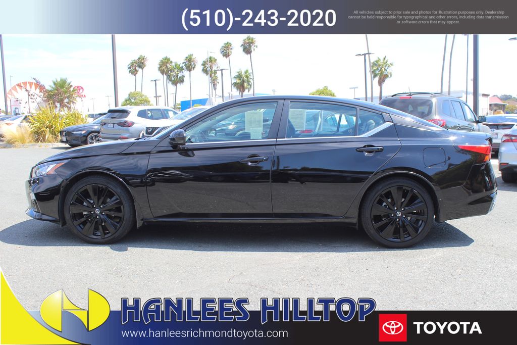 2022 Nissan Altima 2.5 SR photo 8