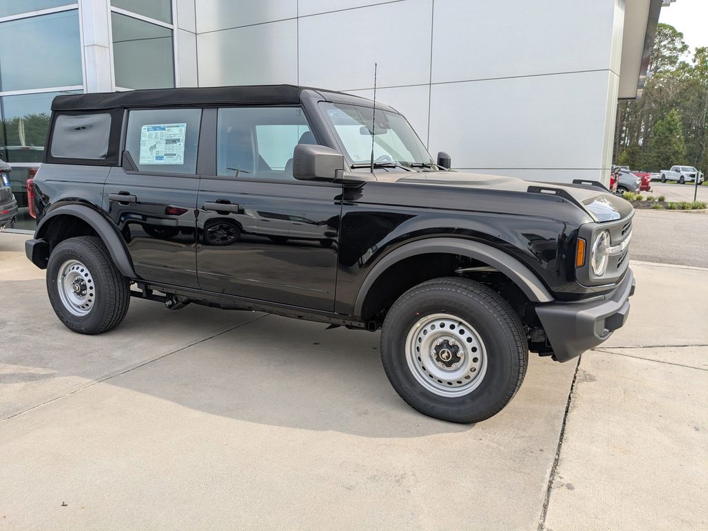 2025 Ford Bronco Base photo 2
