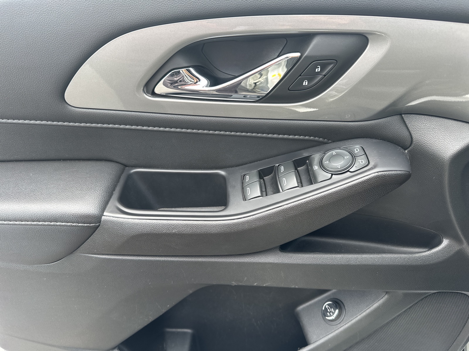 2022 Chevrolet Traverse 1LT photo 12