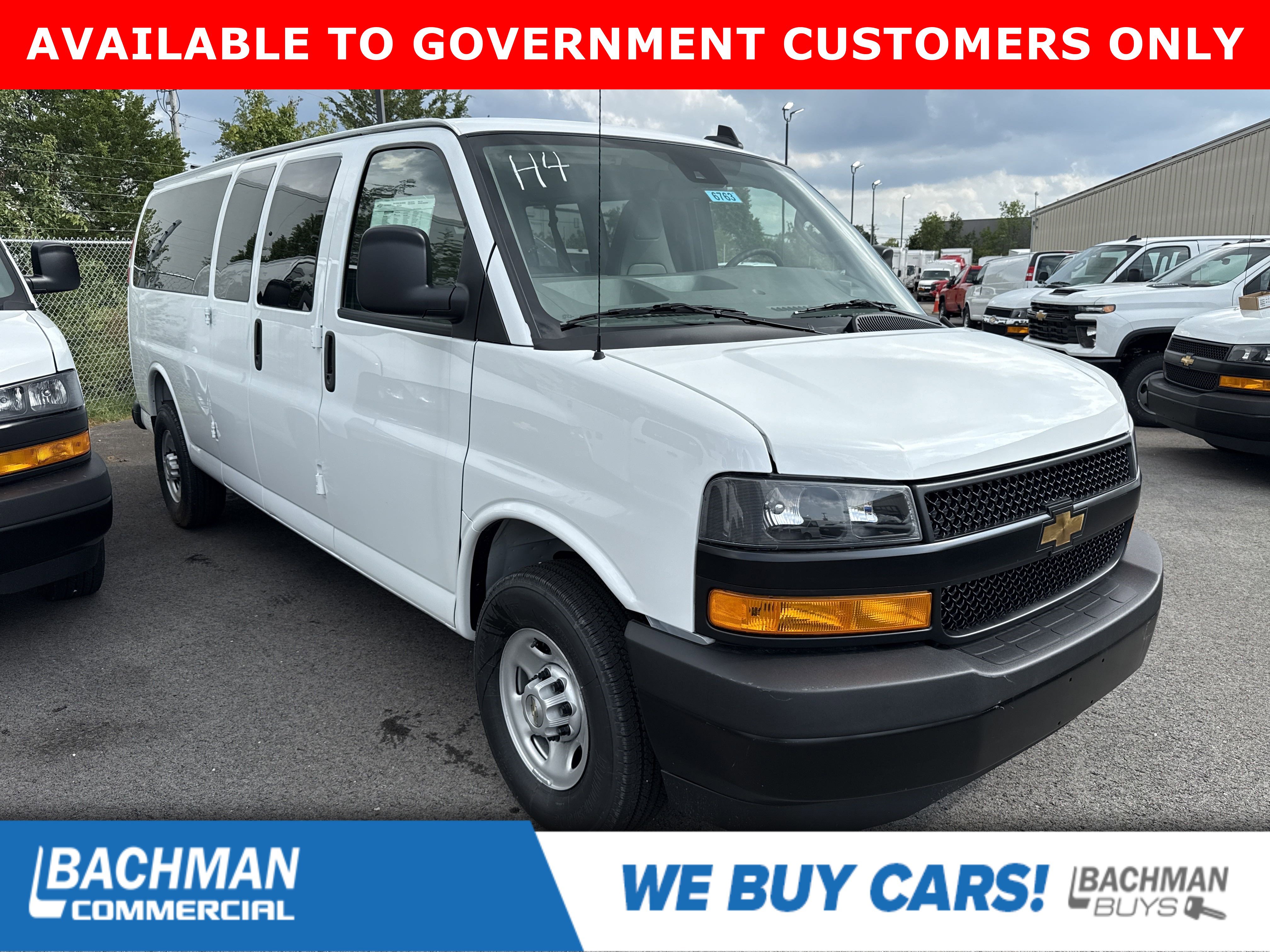 2025 Chevrolet Express Passenger LS's photo