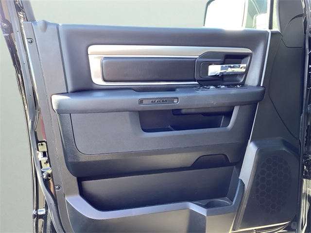 2022 Ram 1500 Classic Warlock photo 7