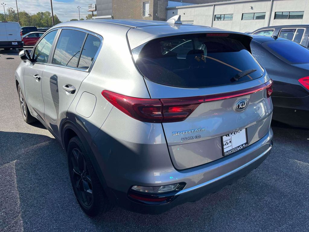 2022 Kia Sportage LX photo 3