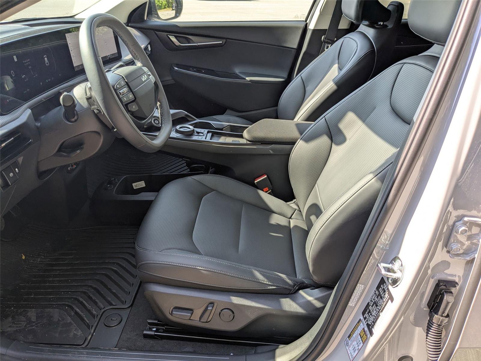 2025 Kia EV6 Wind photo 14