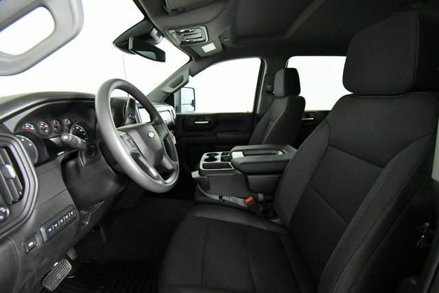 2024 Chevrolet Silverado 2500HD Custom photo 4