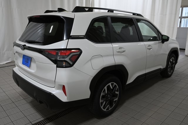 2025 Subaru Forester Premium photo 10