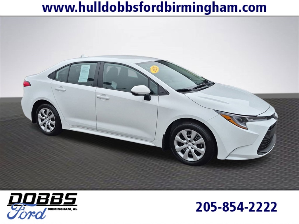 2026 Toyota Corolla LE's photo