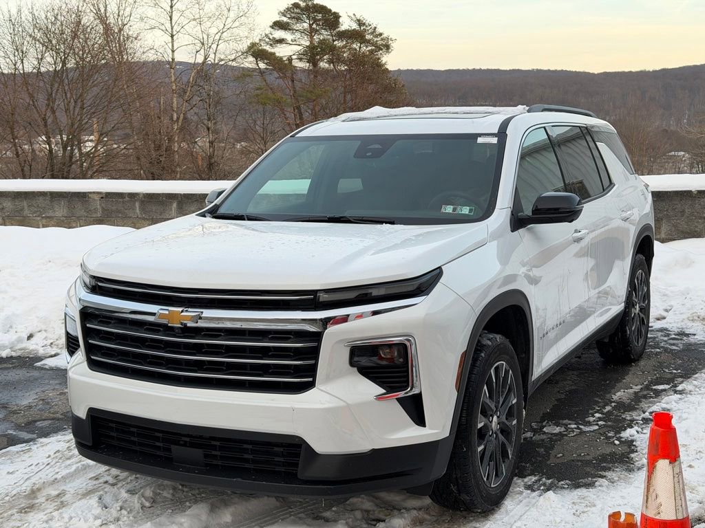 2026 Chevrolet Traverse LT's photo