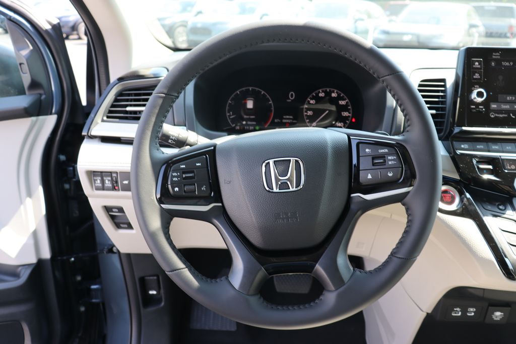 2026 Honda Odyssey Touring photo 32