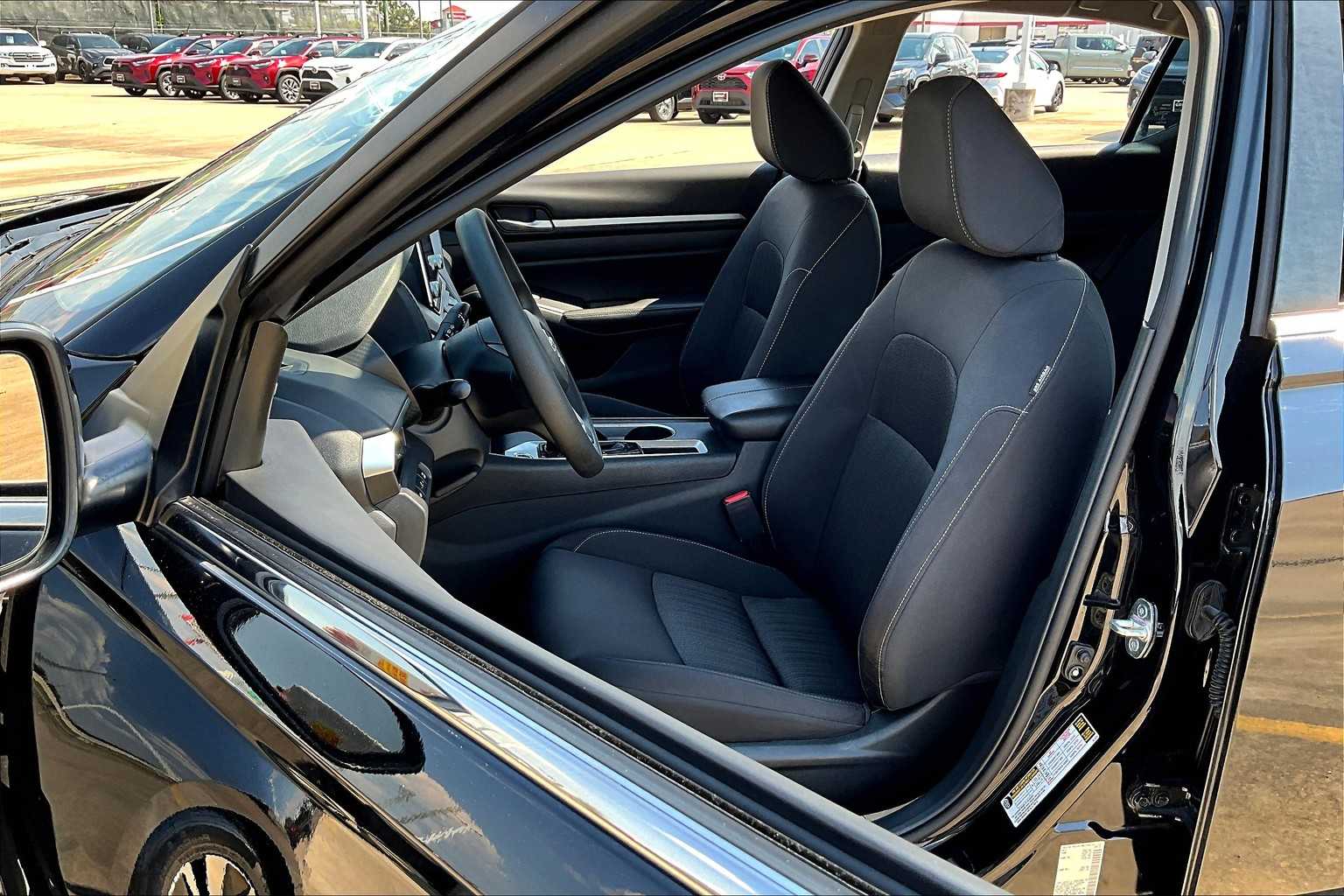2022 Nissan Altima 2.5 SV photo 7