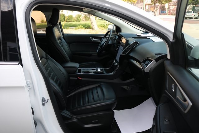 2022 Ford Edge SEL photo 24