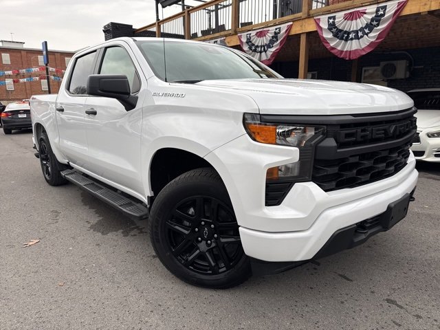 2023 Chevrolet Silverado 1500 Custom photo 3